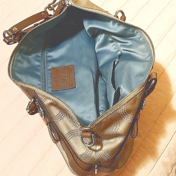 Coach Bag style no J1093-15957, 100% Authentic Coach,Double Handle Leather Strap - Picture 7 of 7